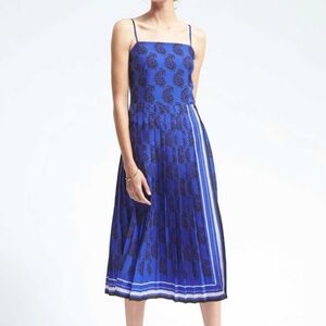 Banana Republic Paisley Pleated Midi Dress, Blue and Black, size 0